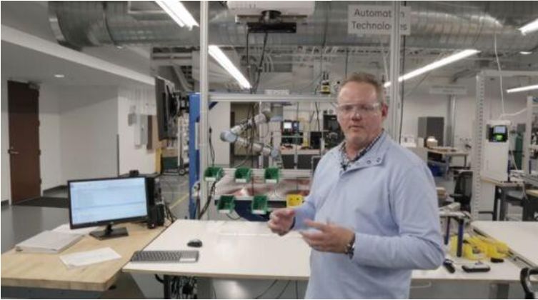 AI在工業自動化中的應用 工業物聯網和協作機器人大放異彩